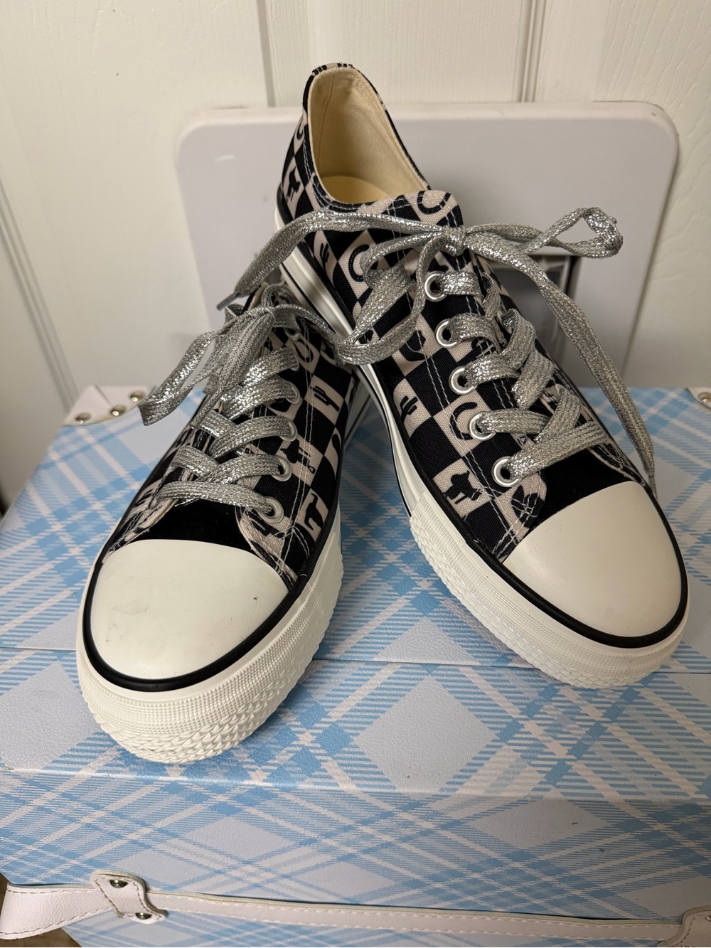 Wild West Checkered Shoes NWOT
